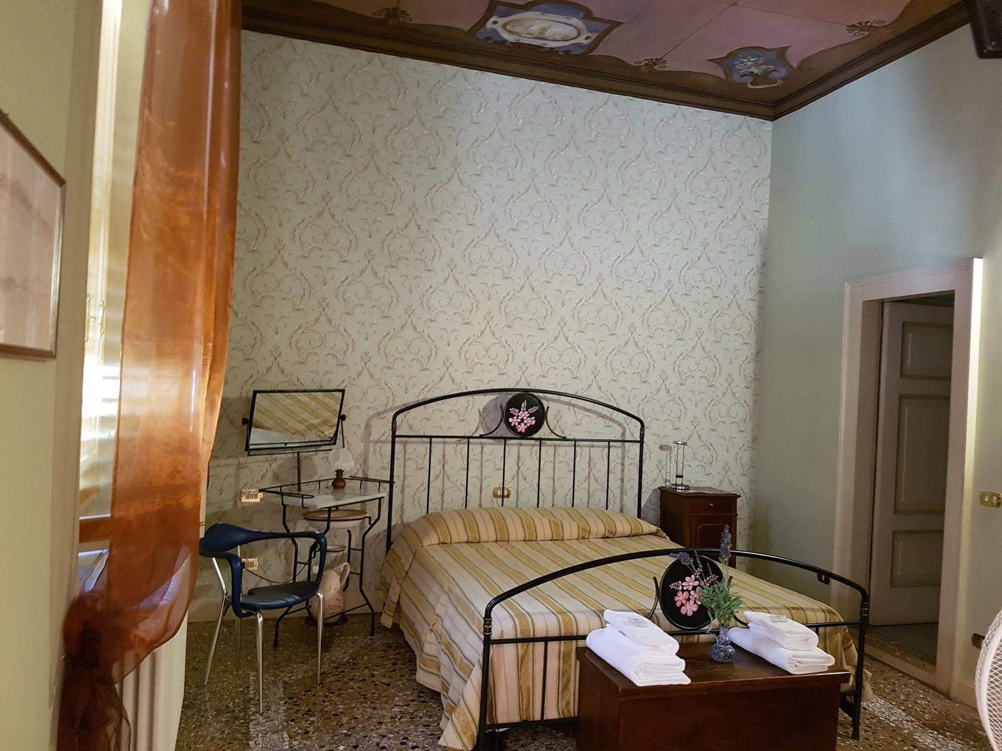 Guesthouse Alba Citta Alta Бергамо Екстериор снимка
