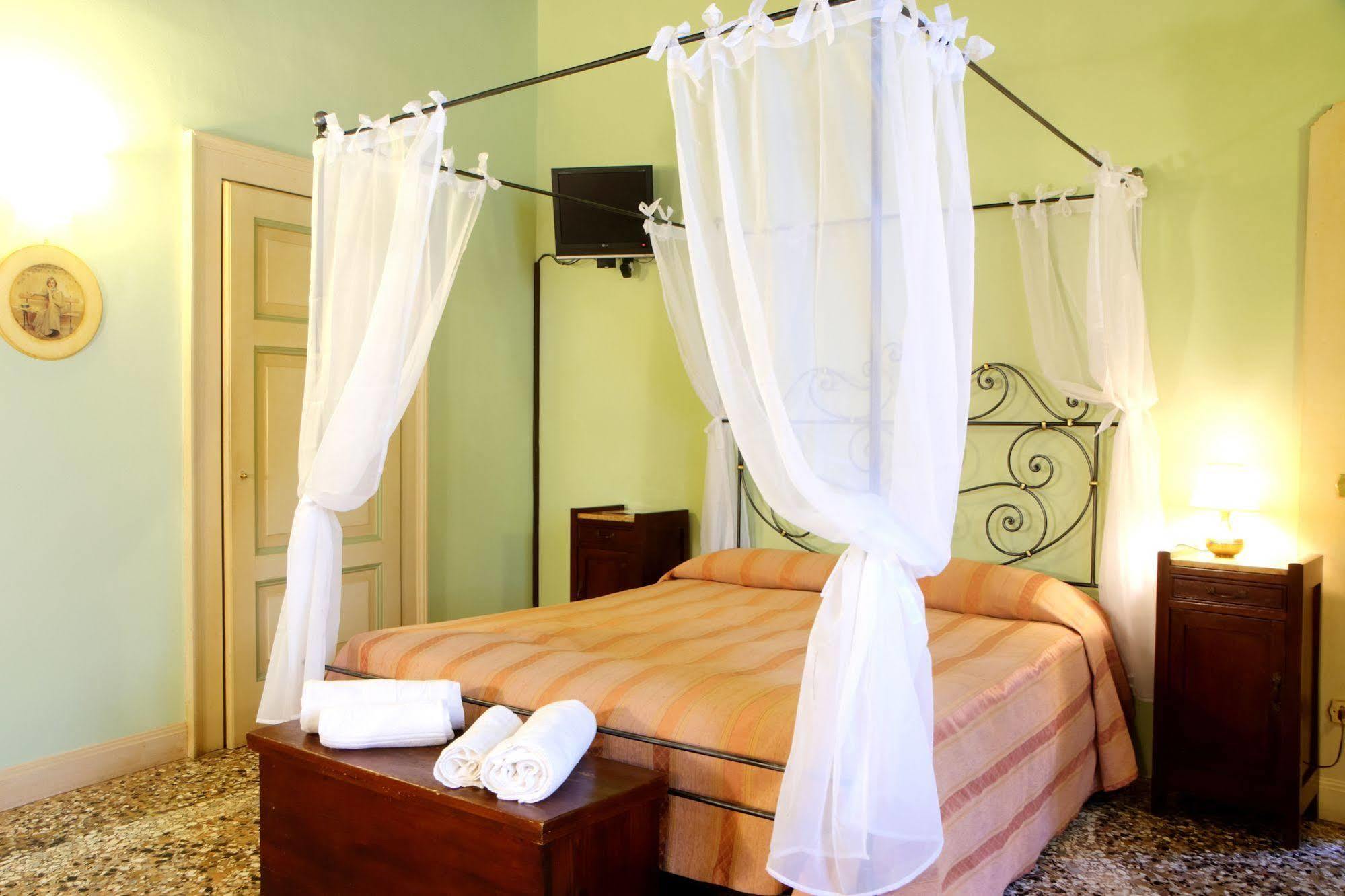 Guesthouse Alba Citta Alta Бергамо Екстериор снимка